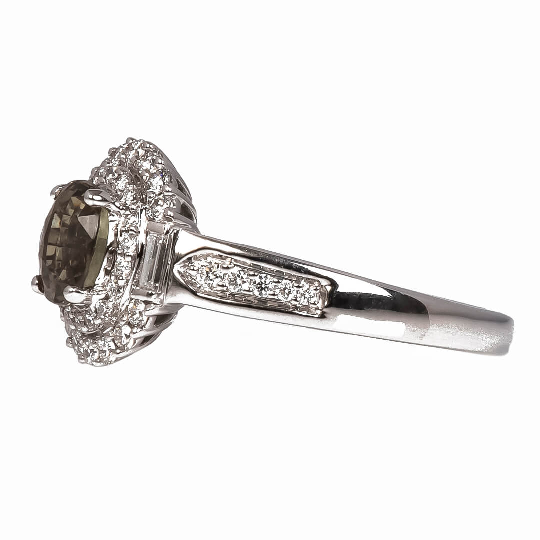 Anillo Alejandrita Natural 1.04qts y Diamantes Naturales 0.38qts