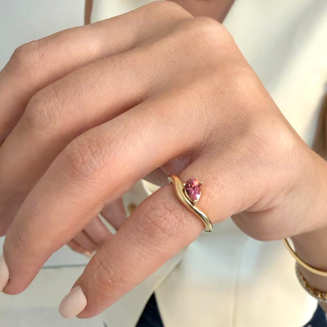 Anillo Pinky con Turmalina Rosa 0.48qts