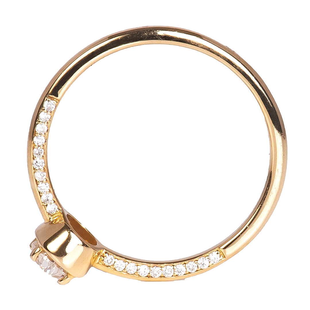 Anillo con Diamante Natural Corte Oval y Bisel Liso 0.30qts y Laterales 0.10qts