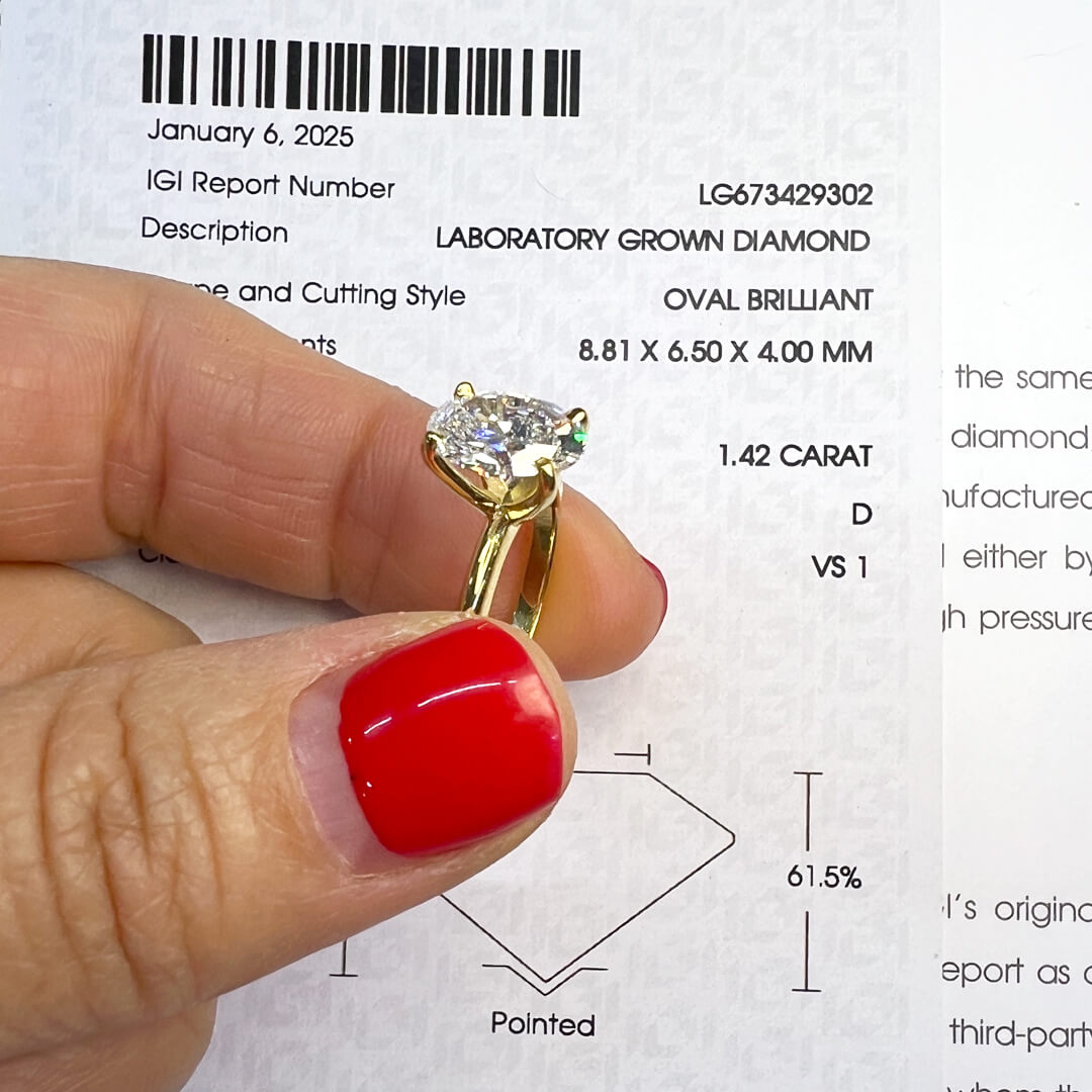 Anillo de Compromiso Corte Oval 1.42qts