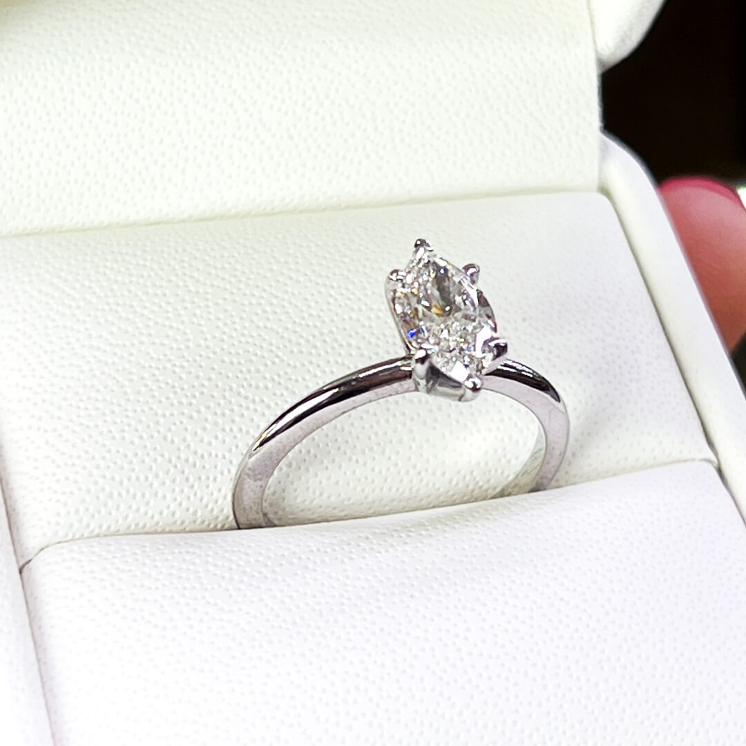 Anillo de Compromiso con Diamante Labgrown Corte Marquise 1.19qts