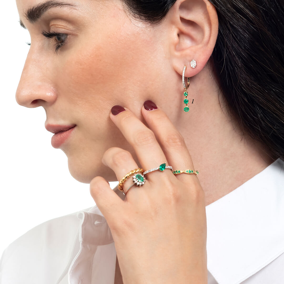 Aretes con Diamantes Nat y Esmeradlas Naturales 0.68qts