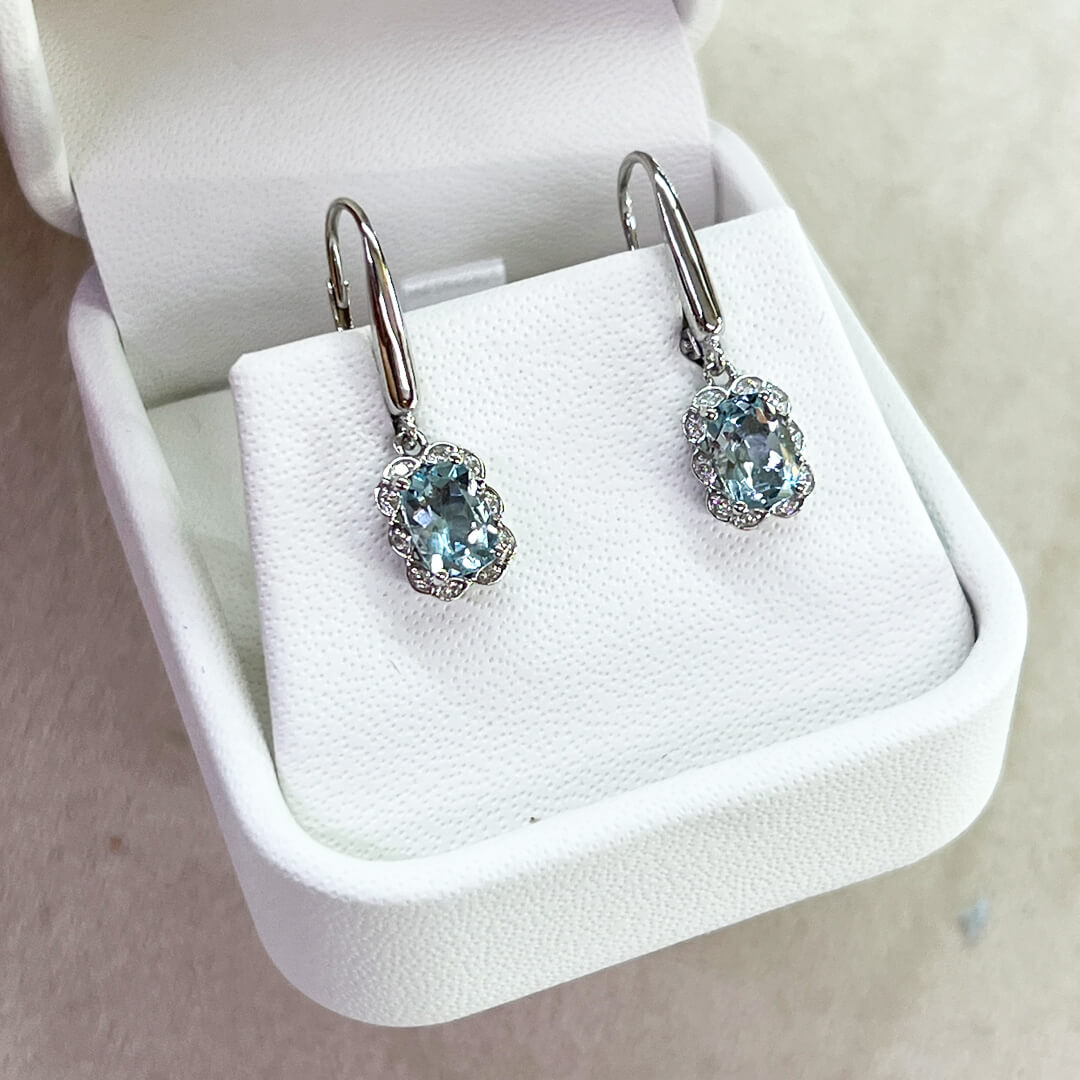 Aretes con con Aguamarina y Diamantes Naturales 0.08qts