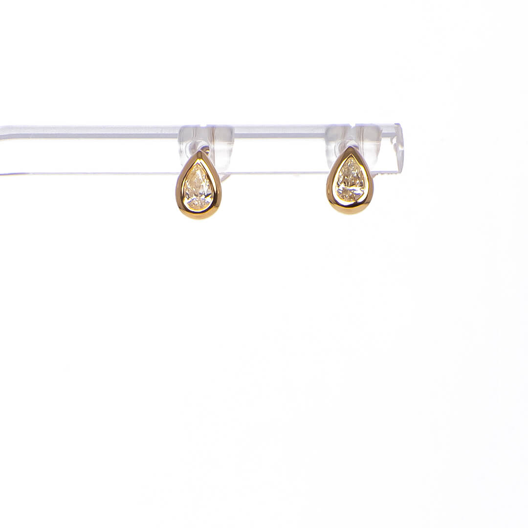 Aretes de Gota con Diamantes Naturales 0.20qts