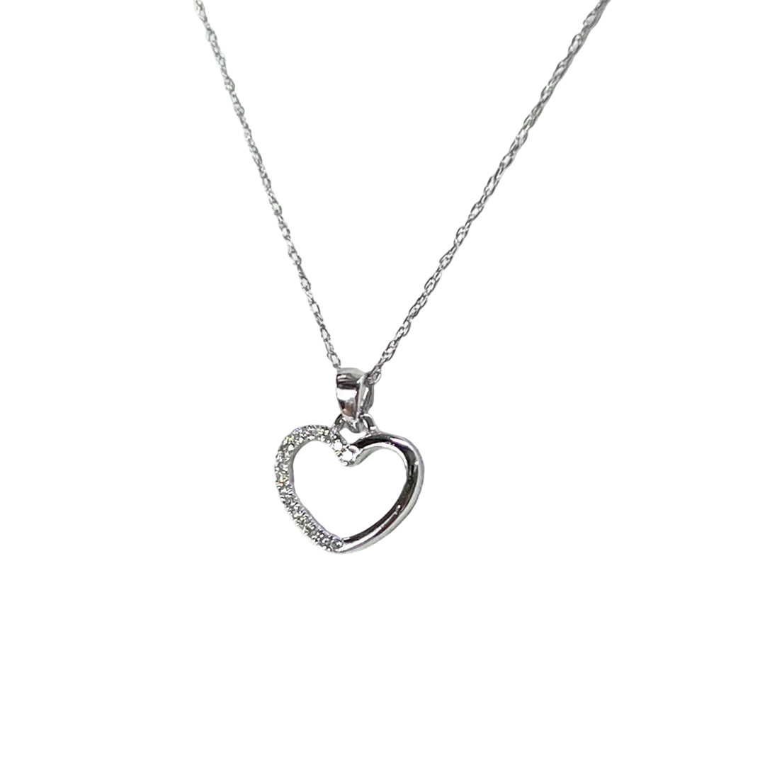 Cadena con Dije de Corazón y Diamantes Naturales 0.05qts