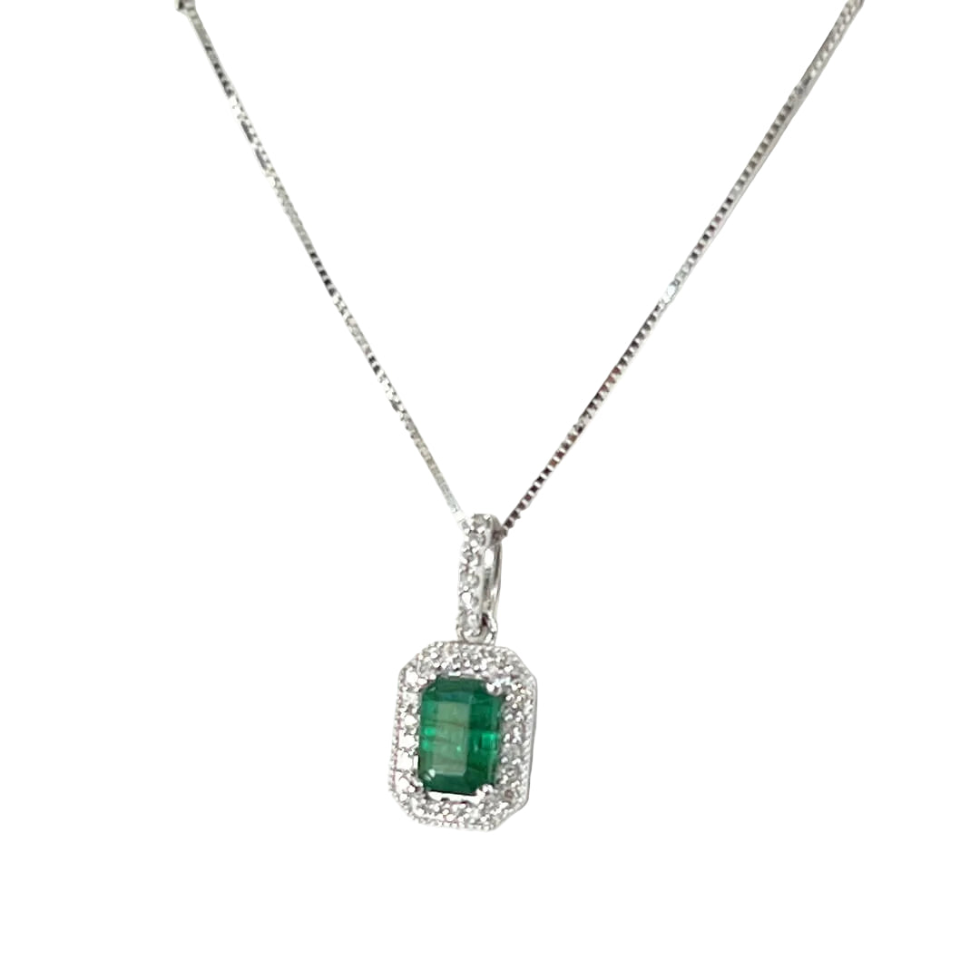 Cadena con Dije de Esmeralda Natural 0.75qts y Diamantes Naturales 0.10qts