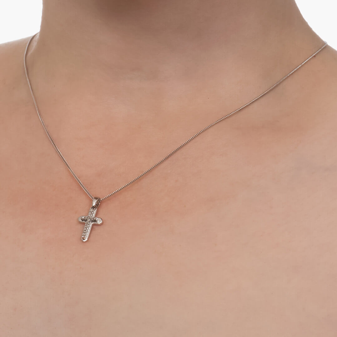 Cruz con Diamantes Naturales 0.08qts