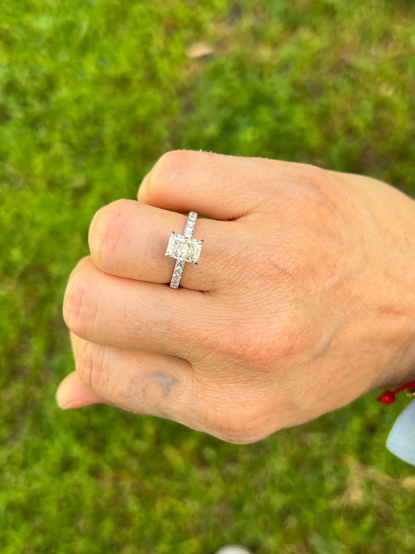 Anillo de Compromiso Diamante de Laboratorio Corte Radiante 1.21qts