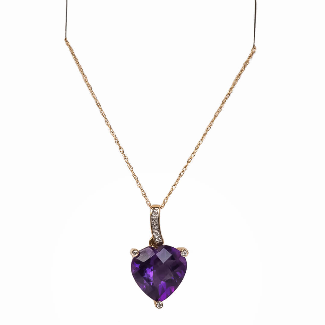 Dije con Amatista de Corazon y Diamantes Naturales 0.02qts y Cadena