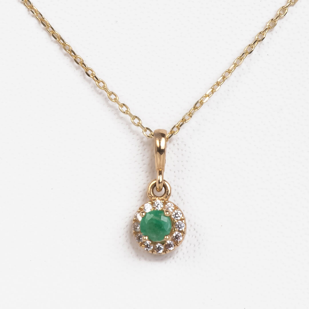 Dije con Circonias y Esmeralda