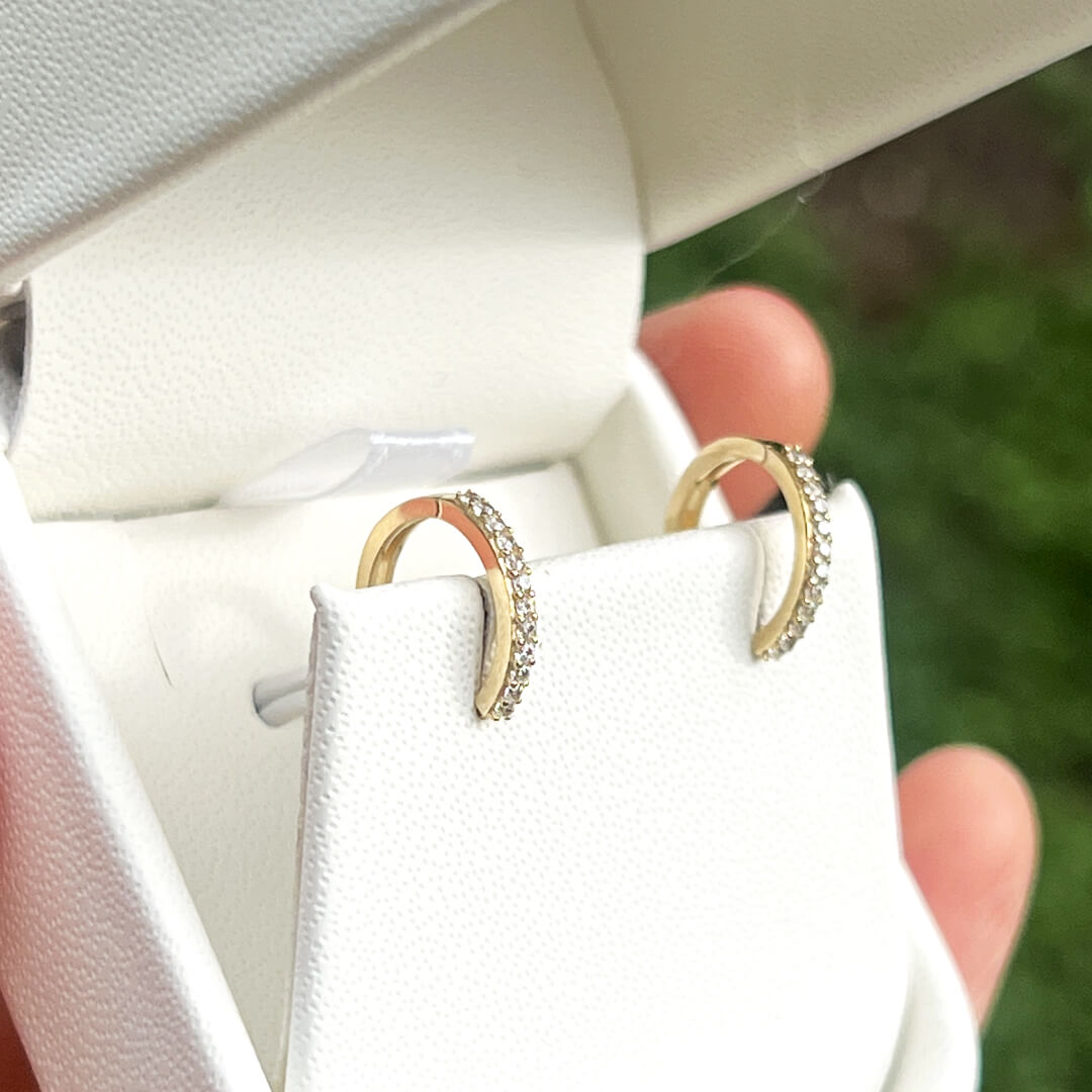 Huggies Redondos con Circonias 12mm