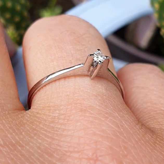 Solitario Oro Blanco 0.06qts