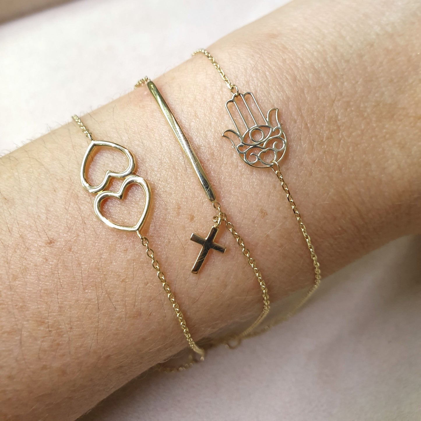 Pulsera Plaquita y Cruz