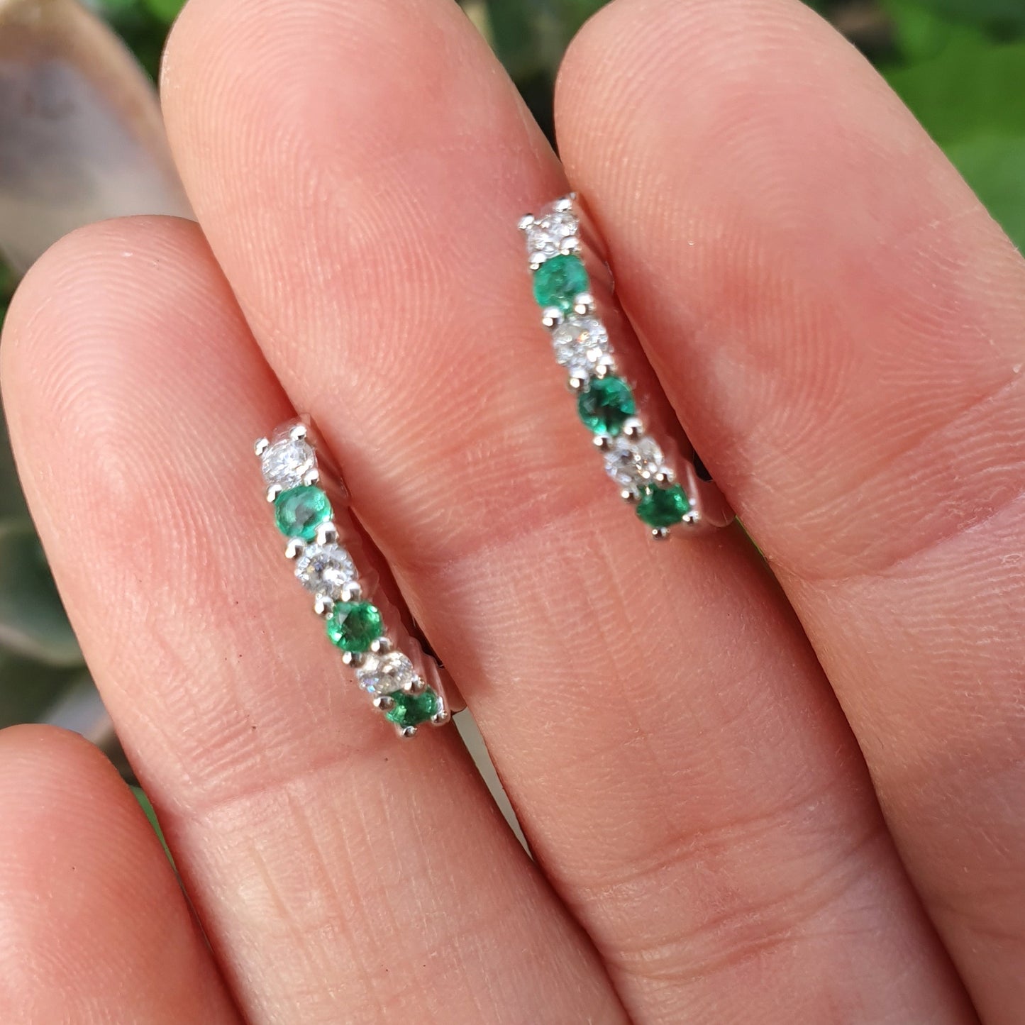 Huggies Lucia Diamantes y Esmeraldas naturales