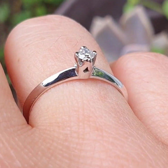 Solitario Oro Blanco 0.09qts