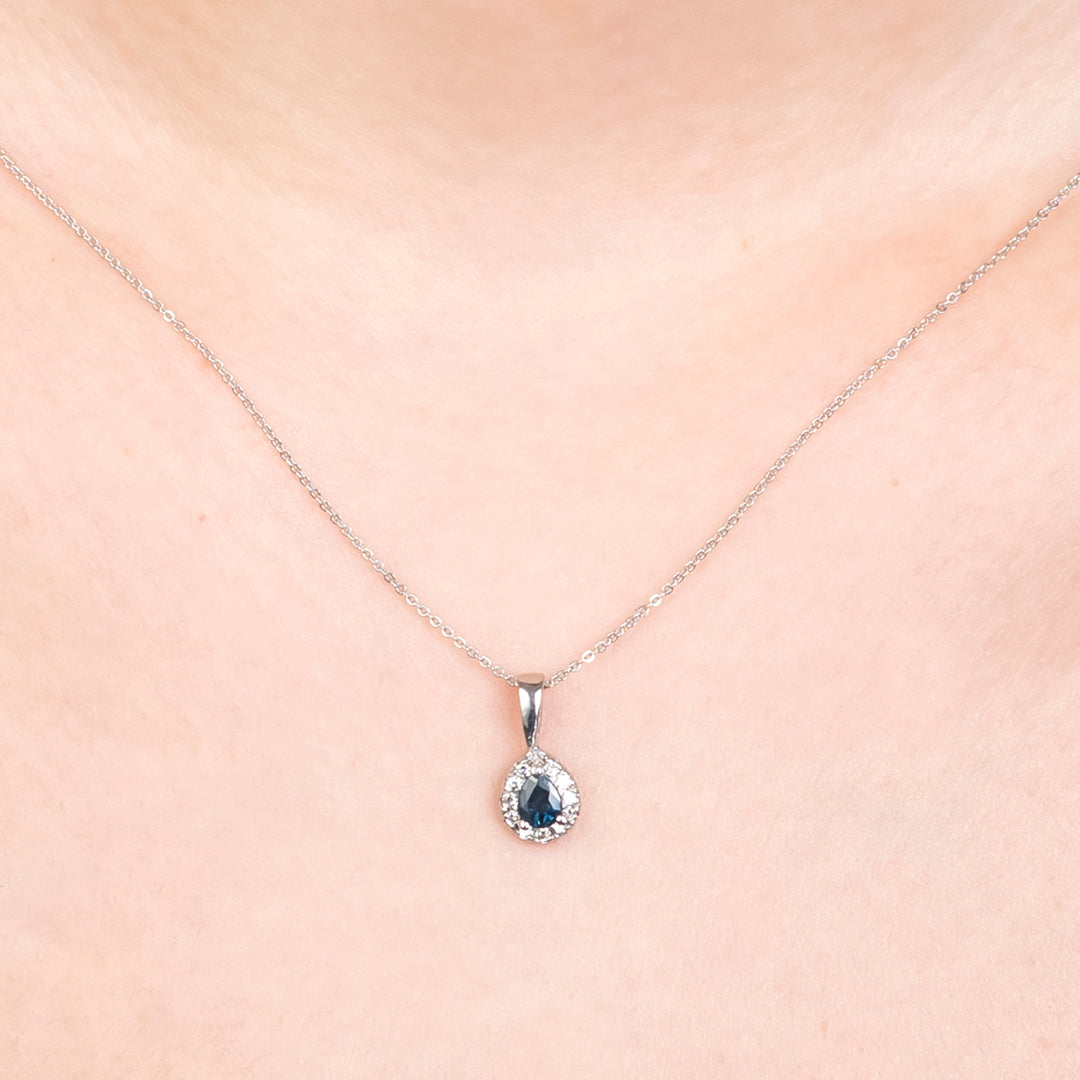Cadena con Dije de Zafiro Natural y Halo de Diamantes
