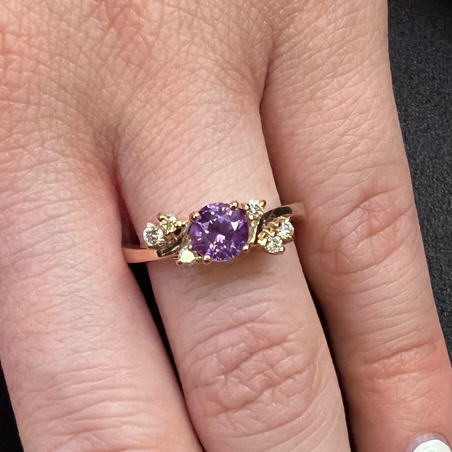 Anillo Melody con Zafiro Morado