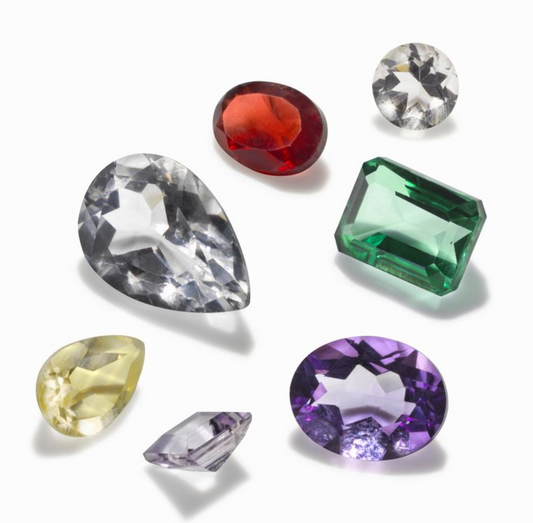 Anillos de compromiso con gemas de color