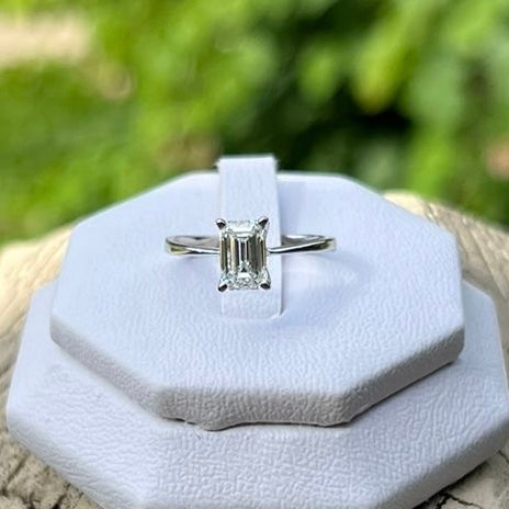 Solitario Diamante de Laboratorio Corte Esmeralda 1.12qts