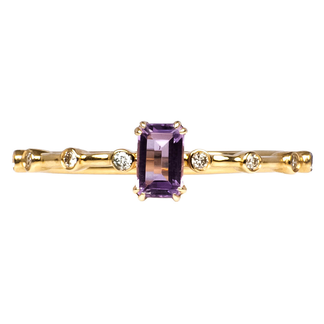 Anillo Amatista Corte Esmeralda y Diamantes 0.08qts