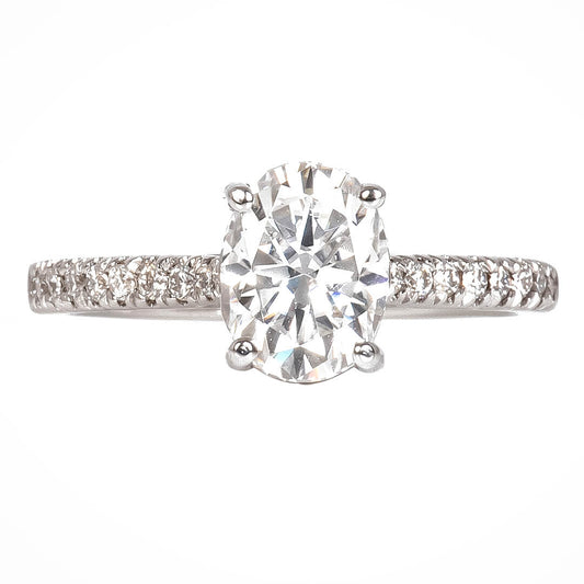 Anillo Jaqueline con Moissanita Oval 9x7mm y Laterales