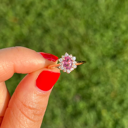 Anillo Diana con Zafiro Rosa 0.65qts y Diamantes Naturales 0.18qts