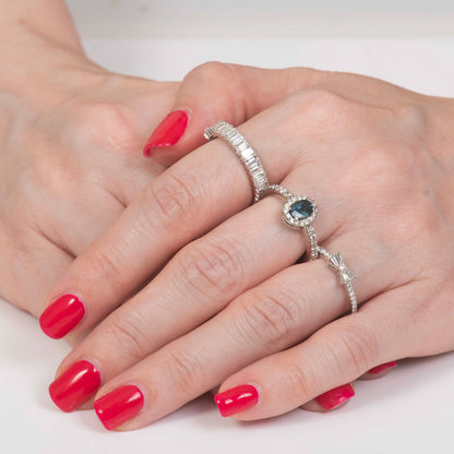 Anillo con Zafiro "Mermaid" Sirena Oval con Diamantes Naturales Laterales