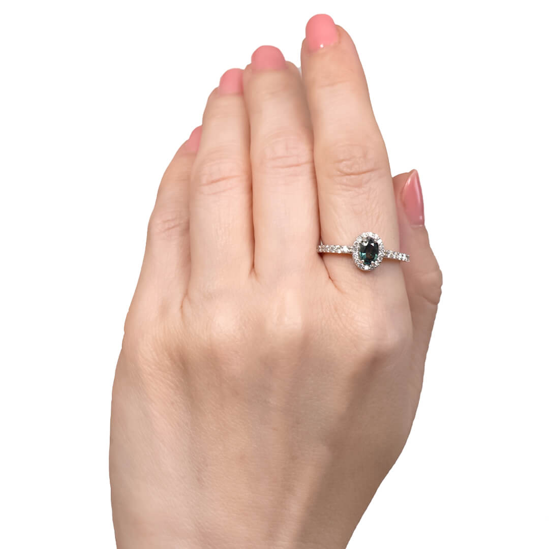 Anillo con Zafiro "Mermaid" Sirena Oval con Diamantes Naturales Laterales