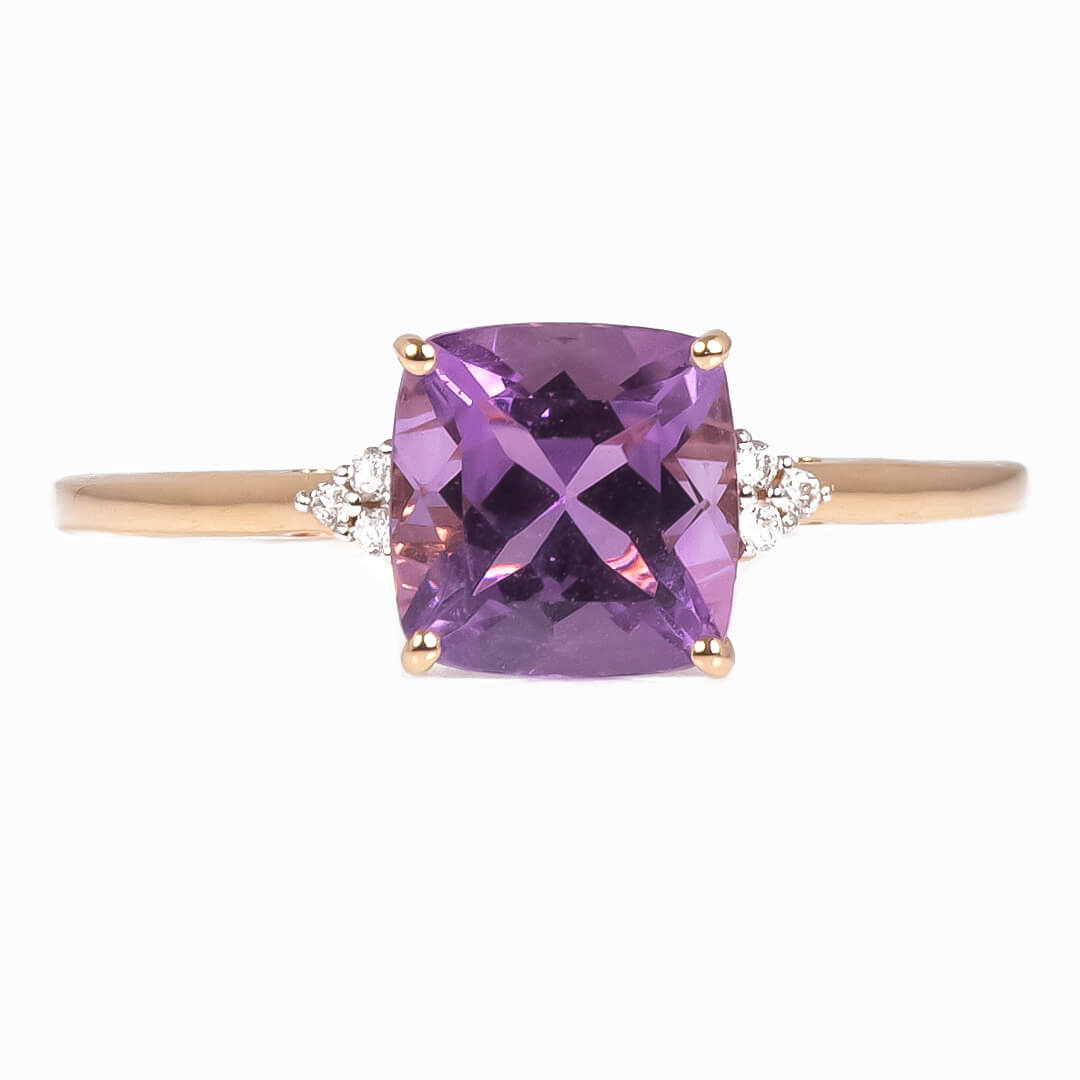 Anillo con Amatista 1.46qts Corte Cushion y Diamantes 0.03qts