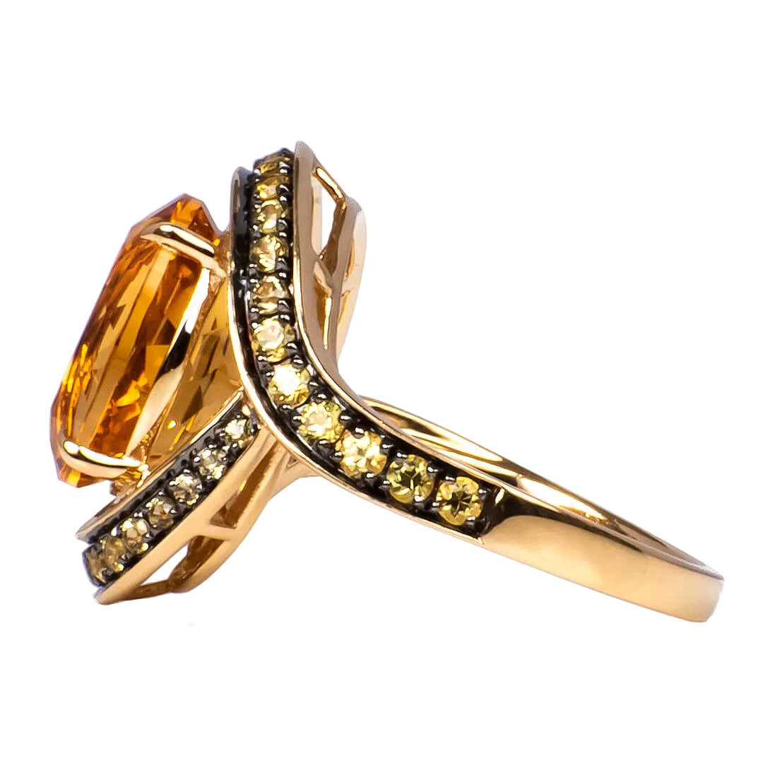 Anillo con Citrina Central Oval, Zafiros Amarillos y Diamantes Nat