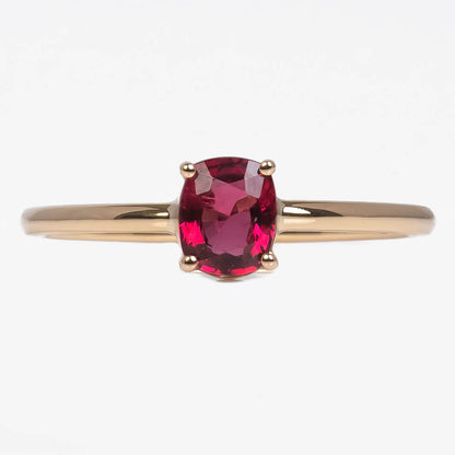 Anillo con Espinela Natural 0.62qts