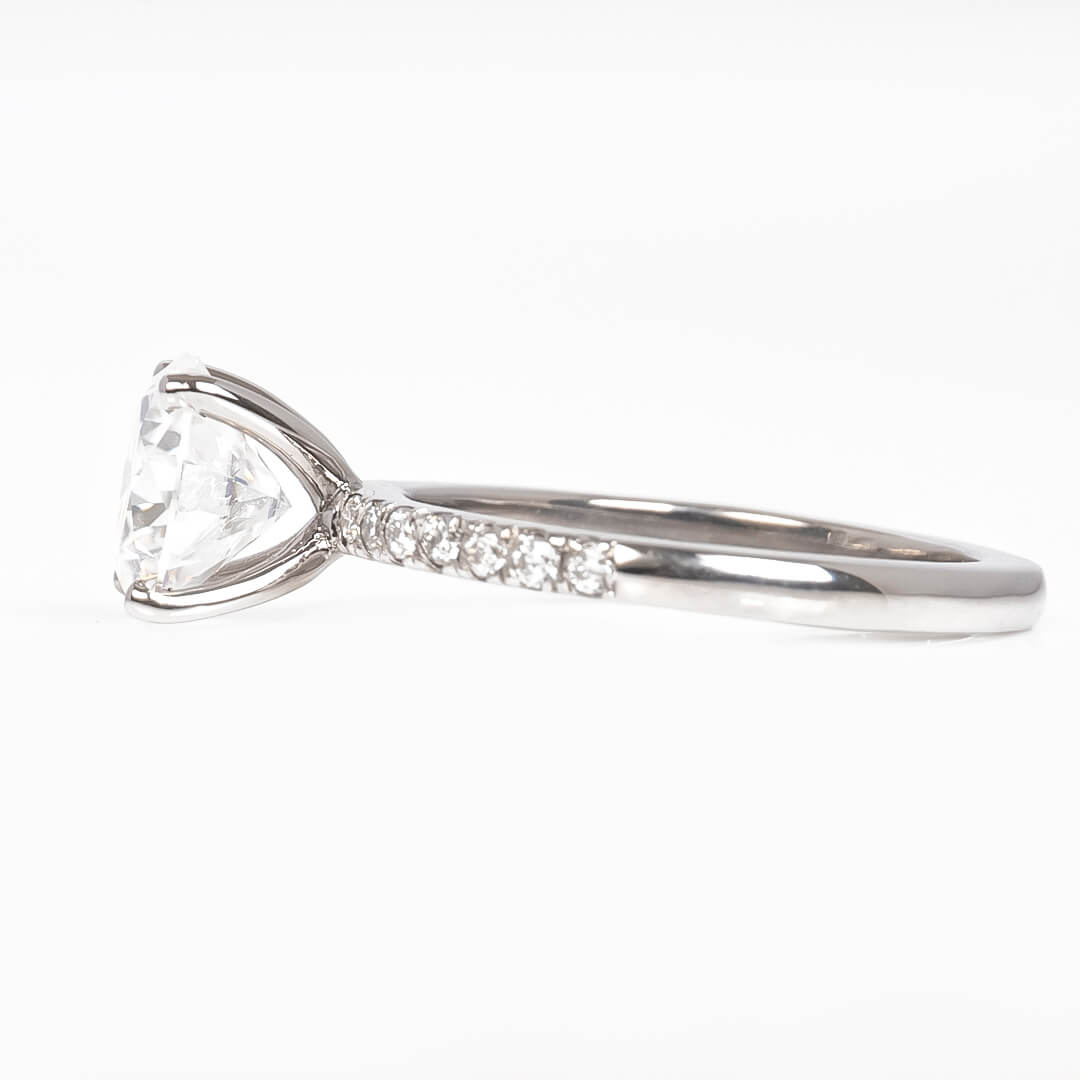 Anillo con Moissanita Corte Redondo 2.00qts y Laterales