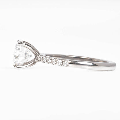 Anillo con Moissanita Corte Redondo 2.00qts y Laterales