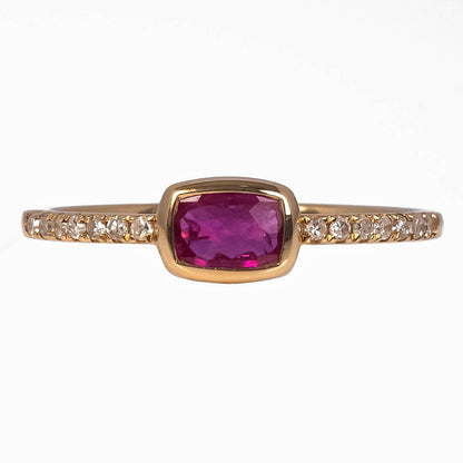 Anillo con Rubí 0.45qts y Diamantes Naturales 0.11qts