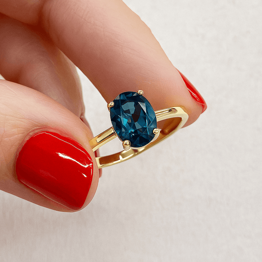 Anillo con Topacio London Blue Oval 9x7mm