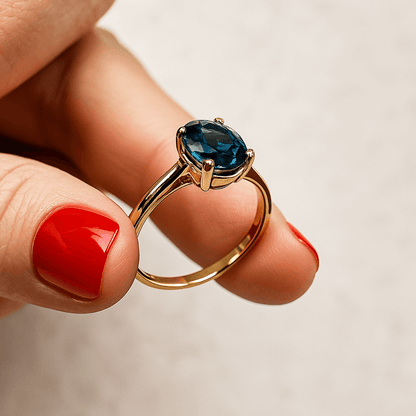 Anillo con Topacio London Blue Oval 9x7mm