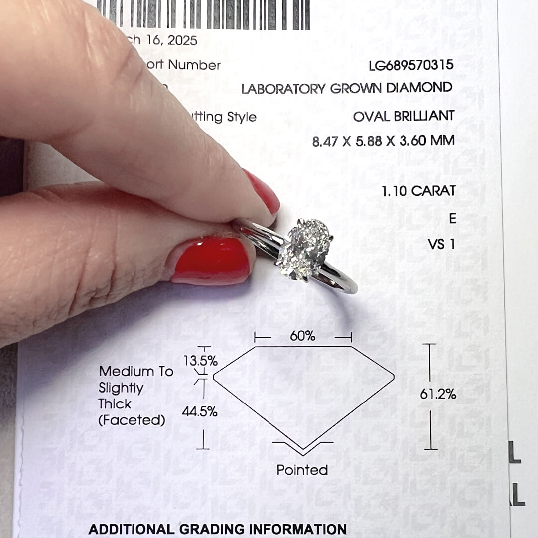 Anillo de Compromiso Corte Oval 1.10qts