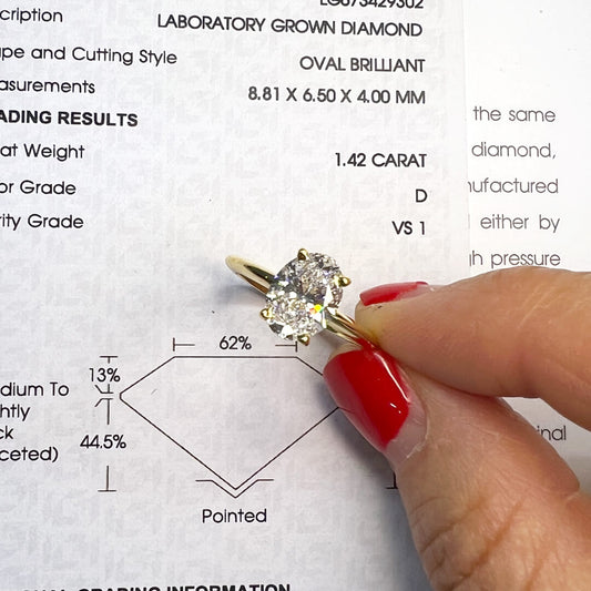 Anillo de Compromiso Corte Oval 1.42qts