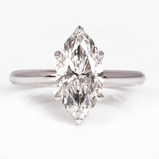 Anillo de Compromiso Solitario con Hidden Halo Labgrown Corte Marquisse 2.02qts