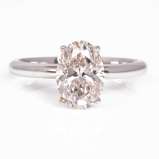 Anillo de Compromiso Solitario con Hidden Halo Labgrown Corte Oval 1.71qts