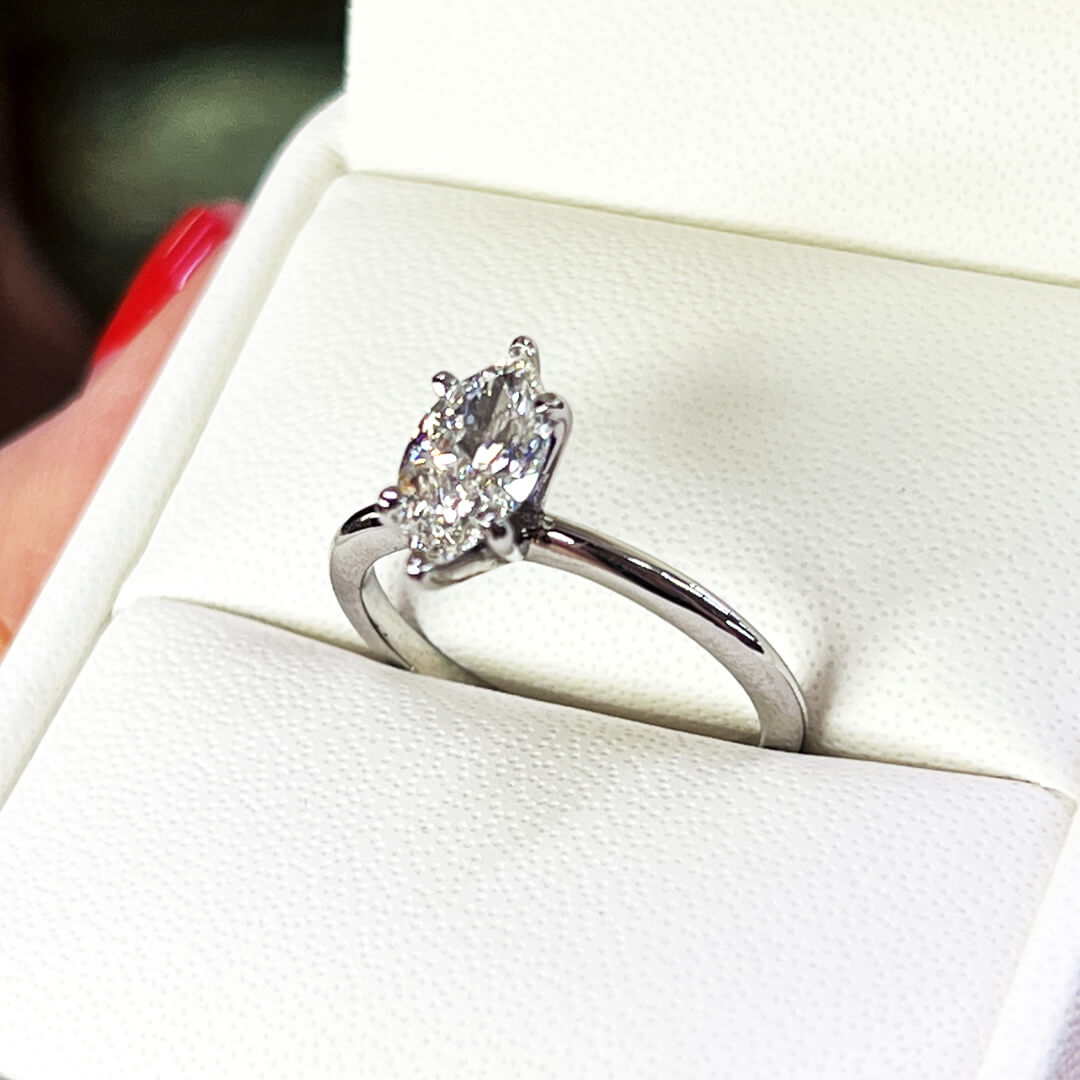 Anillo de Compromiso con Diamante Labgrown Corte Marquise 1.19qts