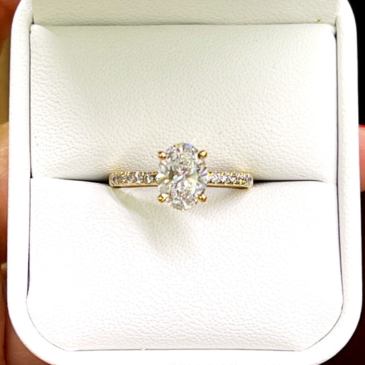 Anillo de Compromiso con Diamante de Laboratorio Corte Oval 1.72qts