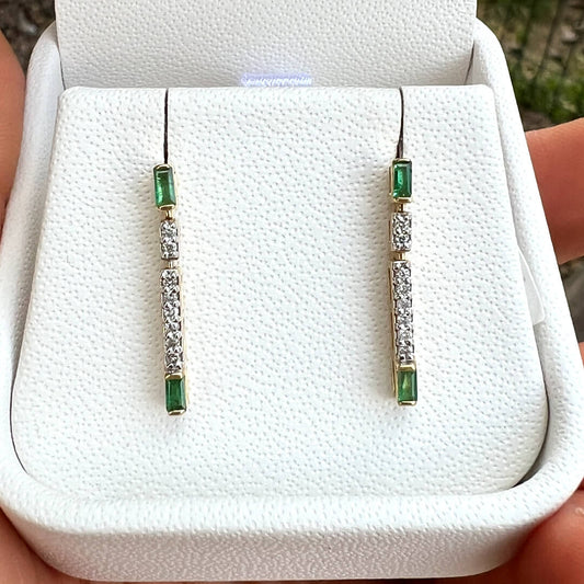 Aretes Colgantes con Esmeralda y Diamantes Naturales