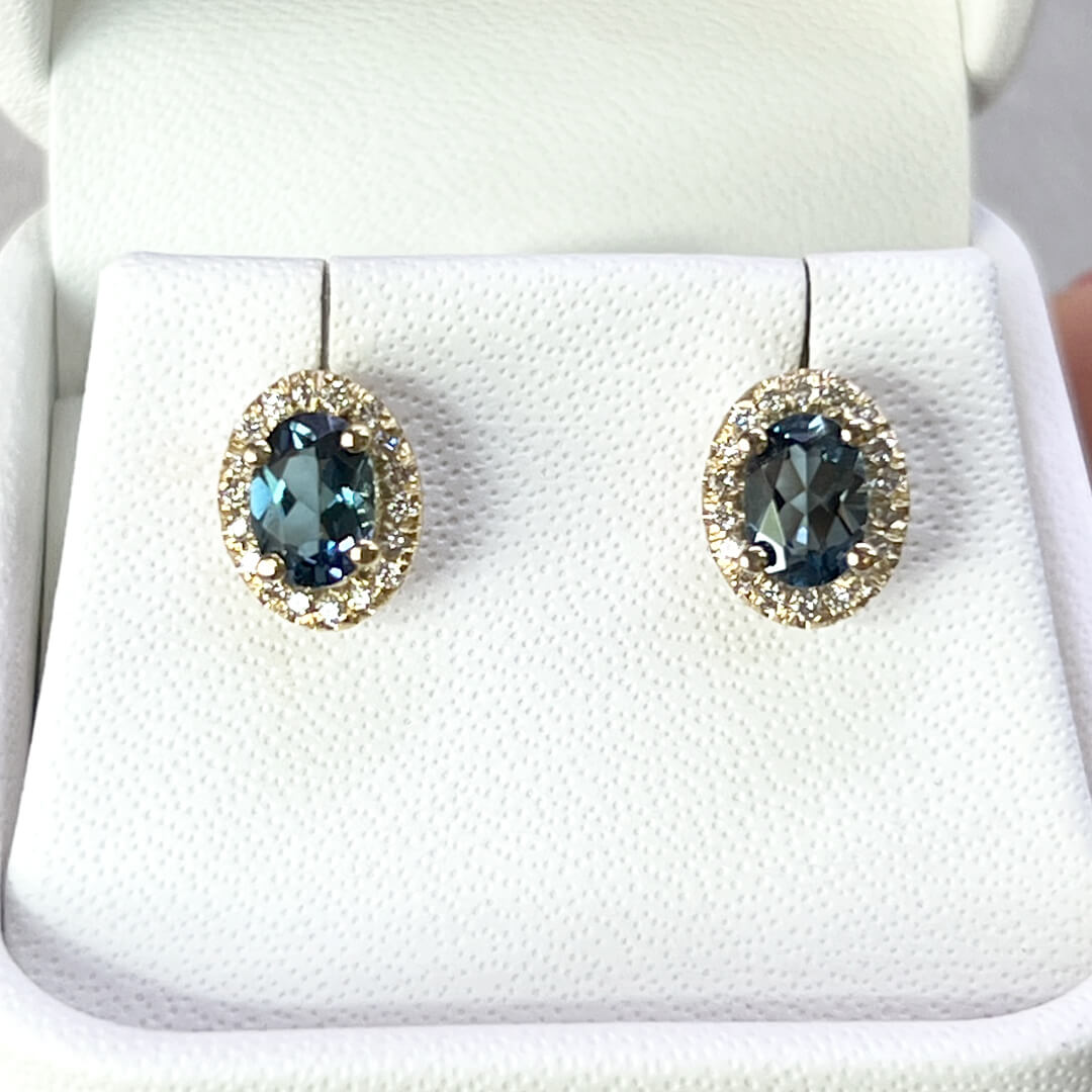 Aretes Halo Topacio "London Blue" 1.60qts y Diamantes Naturales 0.27qts