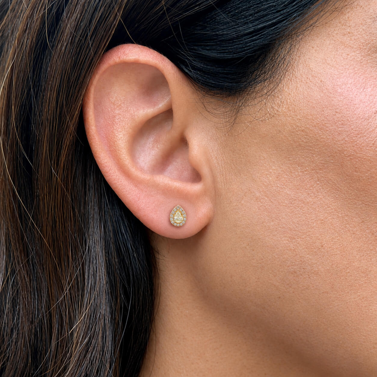 Aretes de Diamantes Naturales Pera con Halo