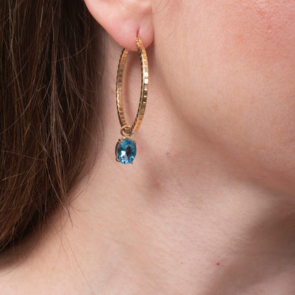 Arracada de Tubo Facetado con Dije de Topacio