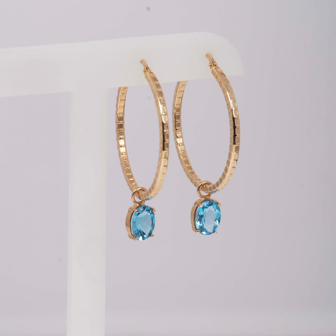 Arracada de Tubo Facetado con Dije de Topacio