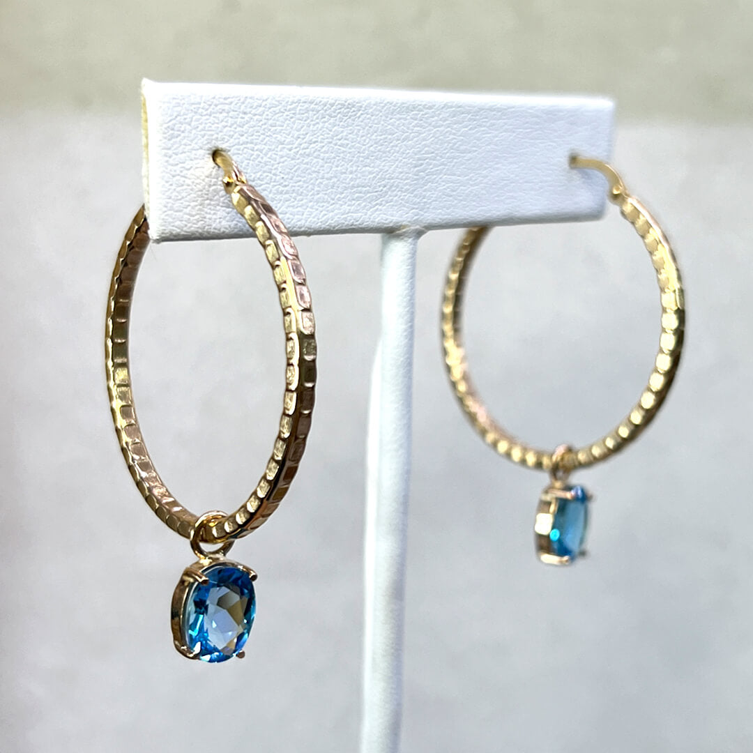 Arracada de Tubo Facetado con Dije de Topacio