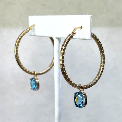 Arracada de Tubo Facetado con Dije de Topacio