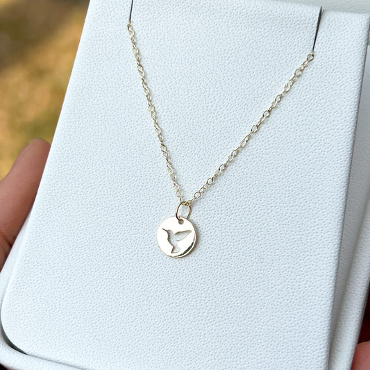 Cadena con Dije Mini Colibrí en Círculo 14k